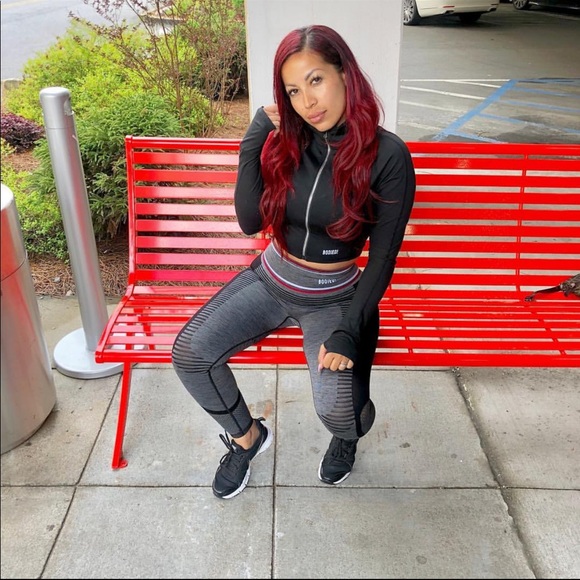 New Bodied Athletics Jazzy J / Lee Crop Zip Set - Picture 2 of 6